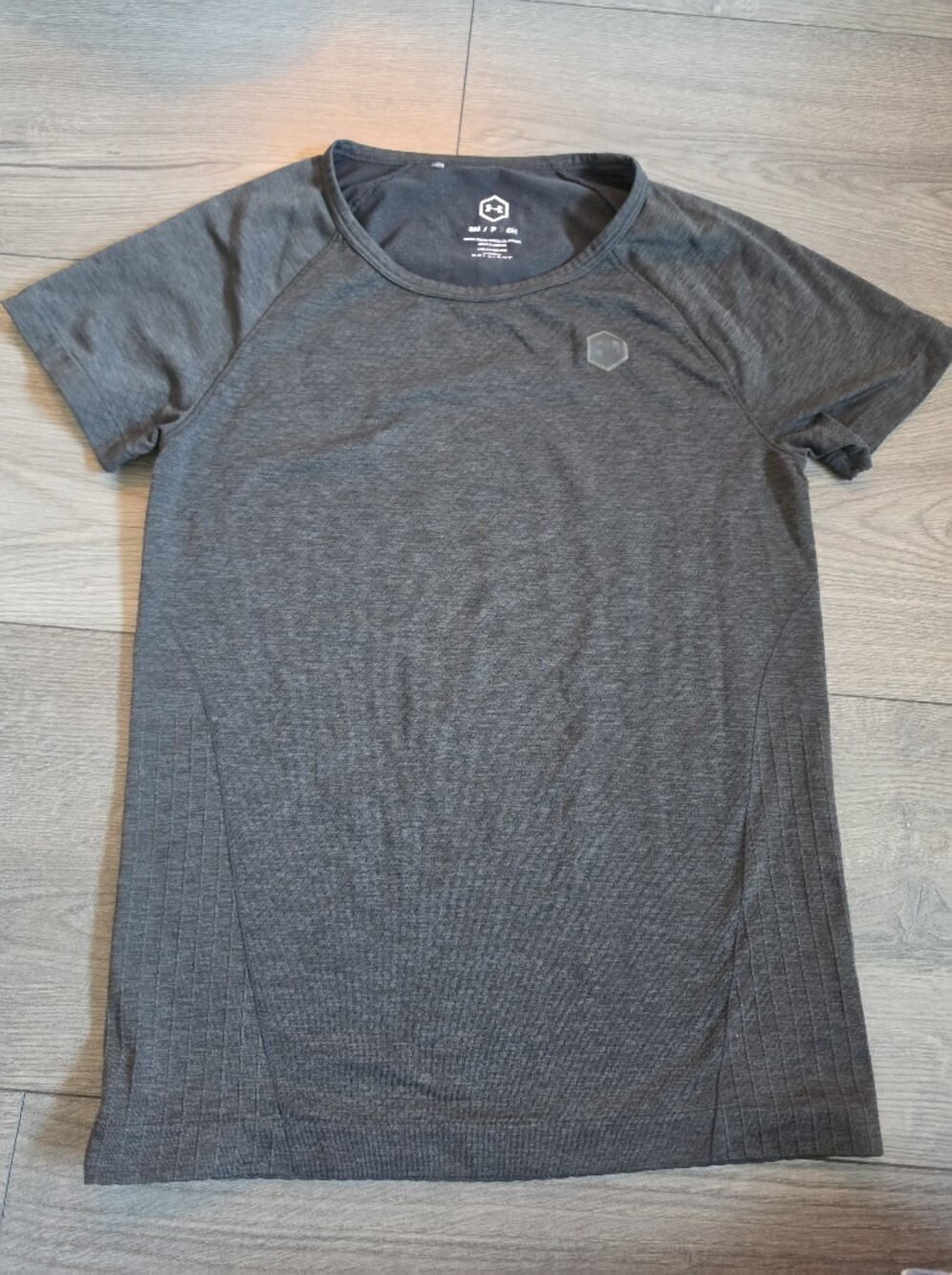 Under Armour Rush shirt, size S Fitted